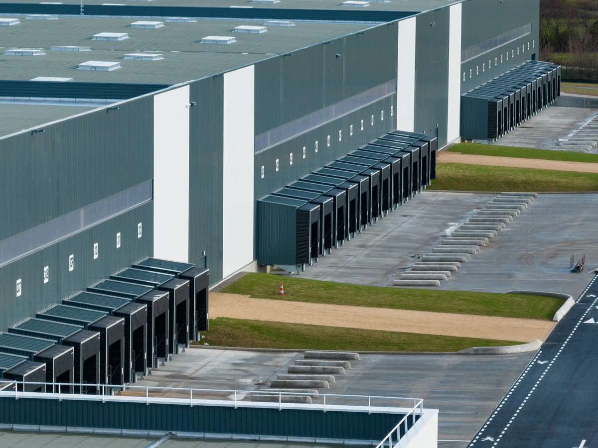 Construction d'un bâtiment structure béton pour la logistique horizontale